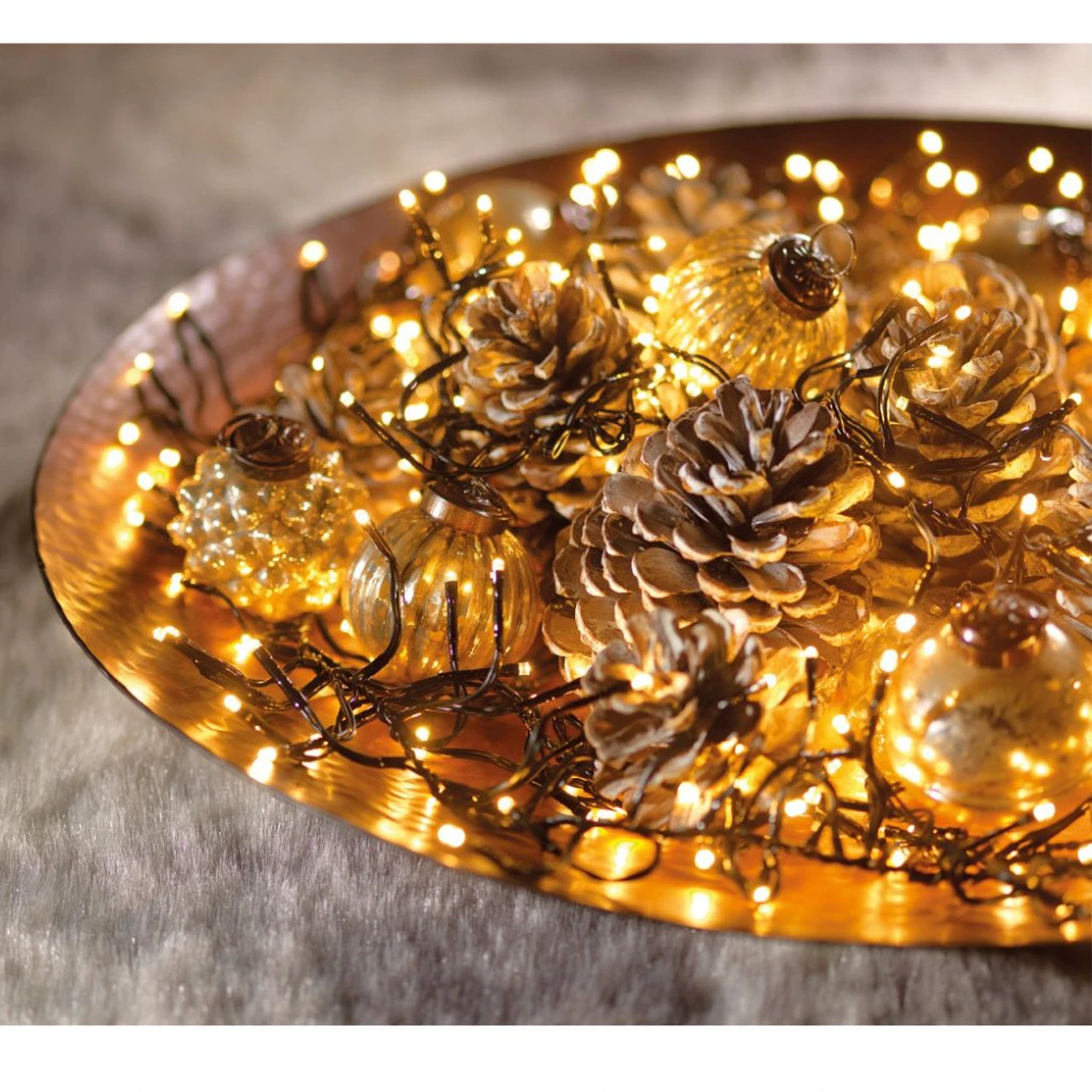 Lumineo 192 LED Battery Operated Warm White Twinkle Cluster Lights Black Wire 5 Lumineo 192 LED Battery Operated Warm White Twinkle Cluster Lights Black Wire - Image 3