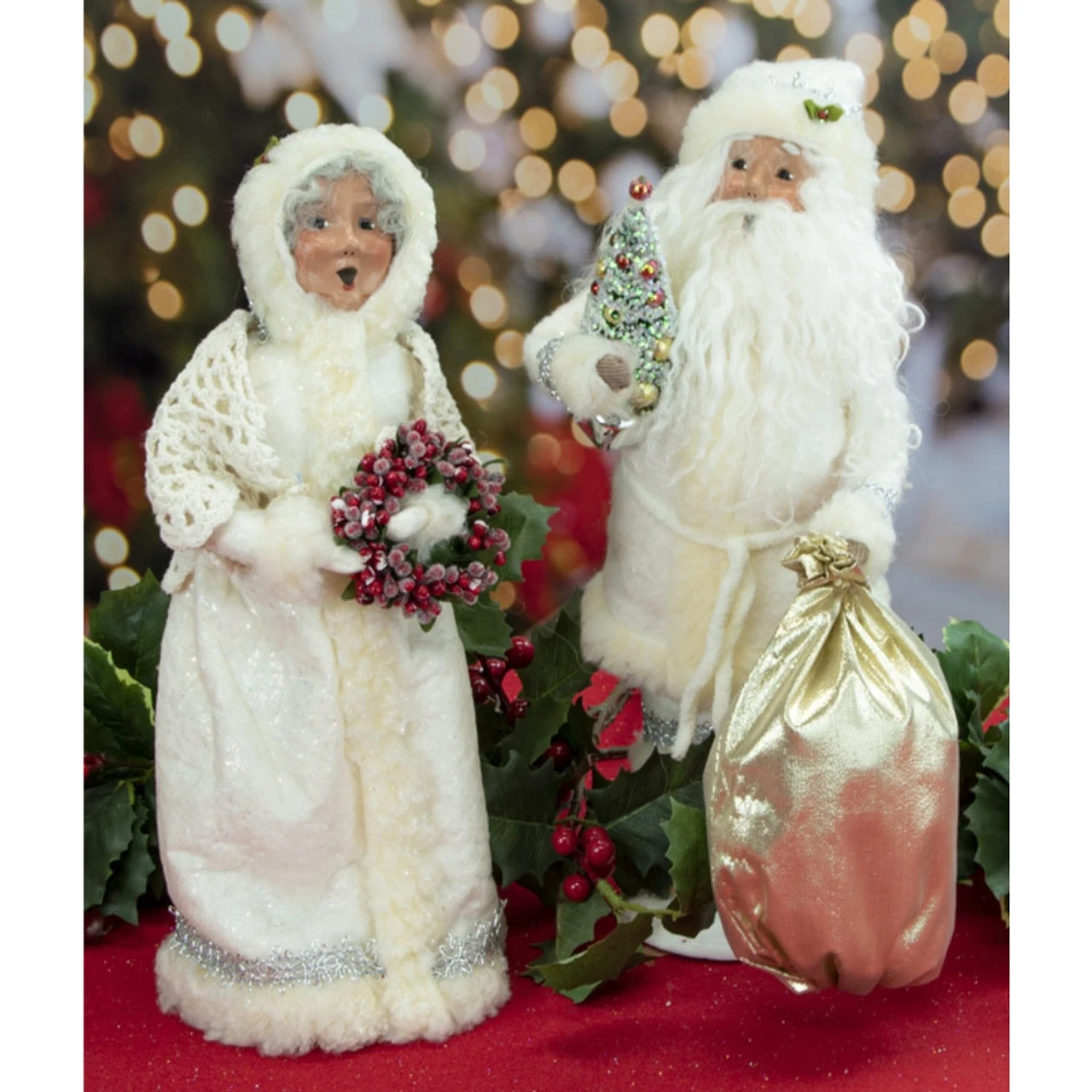Byers' Choice Sparkling Mrs Claus Caroler 7 Byers' Choice Sparkling Mrs Claus Caroler - Image 5