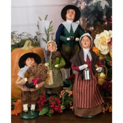 Byers' Choice - Pilgrim Girl With Basket Caroler -Holiday Supplies Byers Choice Pilgrim Girl With Basket Caroler scene 30715.1685451215