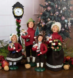 Byers' Choice - Nutcracker Family Boy Caroler -Holiday Supplies Byers Choice Nutcracker Family 2022 4841G 4842G 4843G 4844G 15542.1648556500