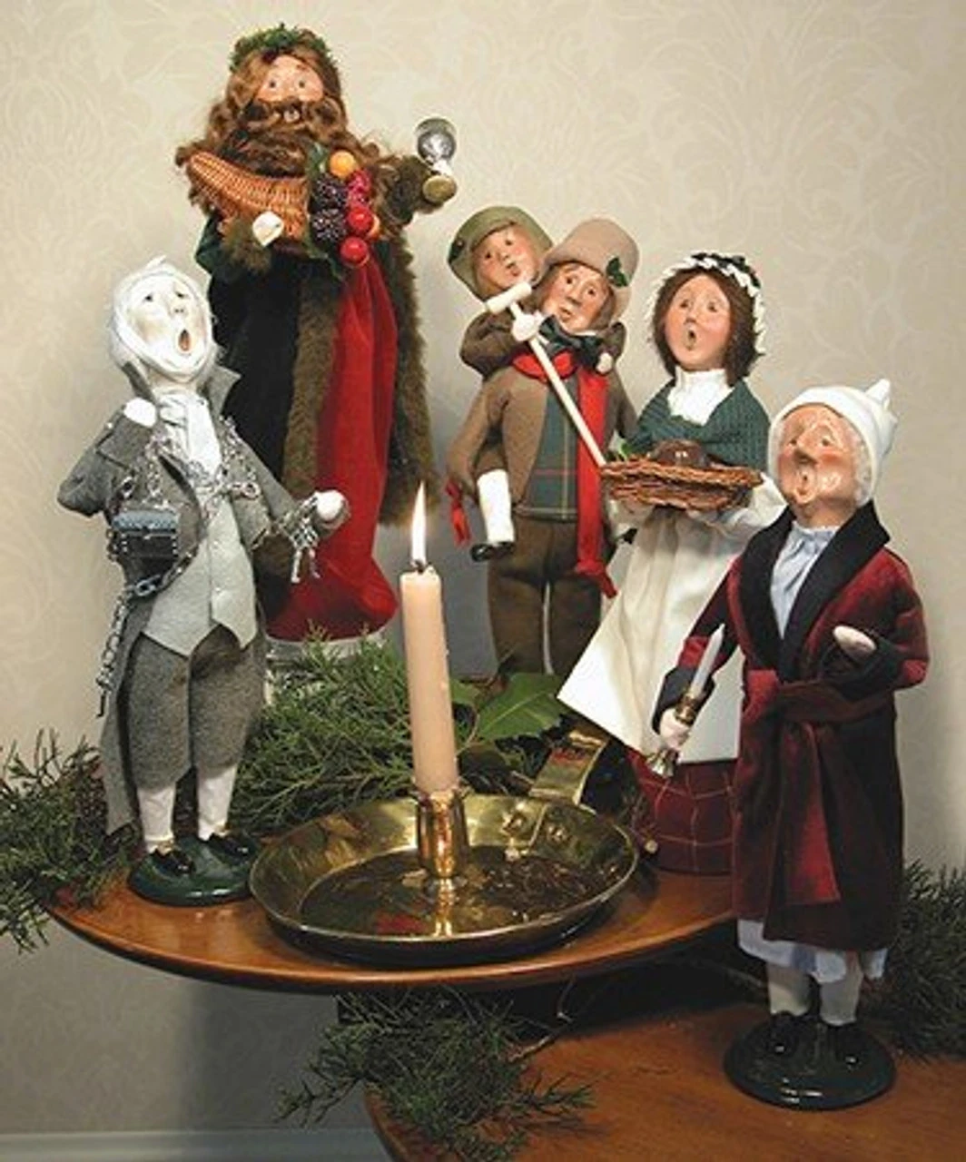 Byers' Choice- A Christmas Carol- Scrooge Caroler 7 Byers' Choice- A Christmas Carol- Scrooge Caroler - Image 5